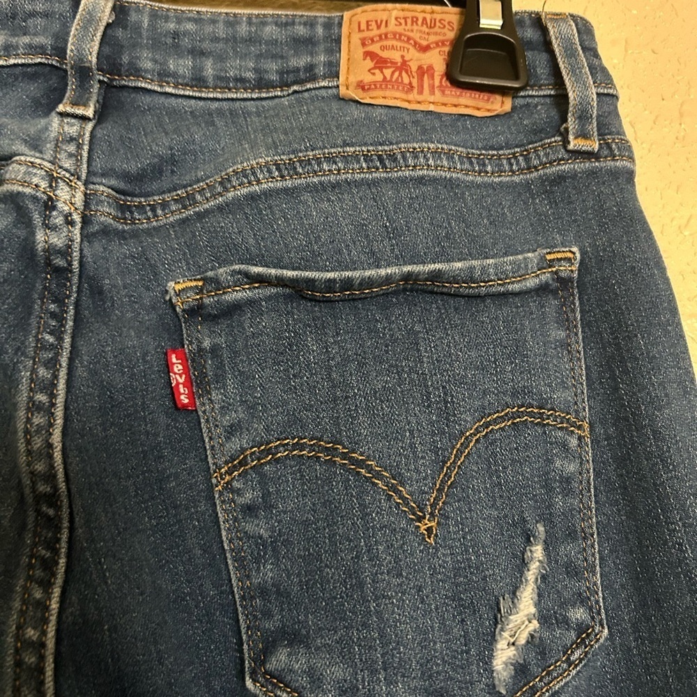 Levis Blue Skinny Jeans with Distressed Details - Picture 6 of 10